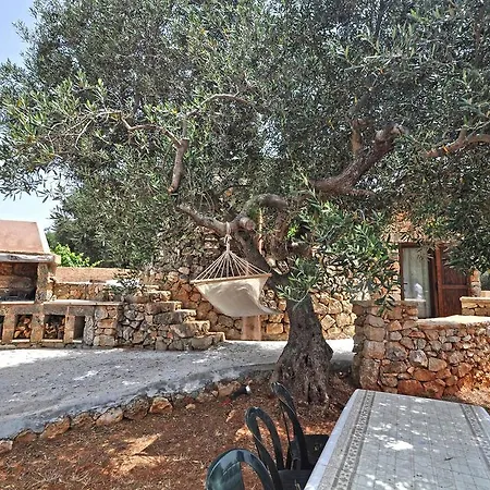 Trullo Macchie Country house *
